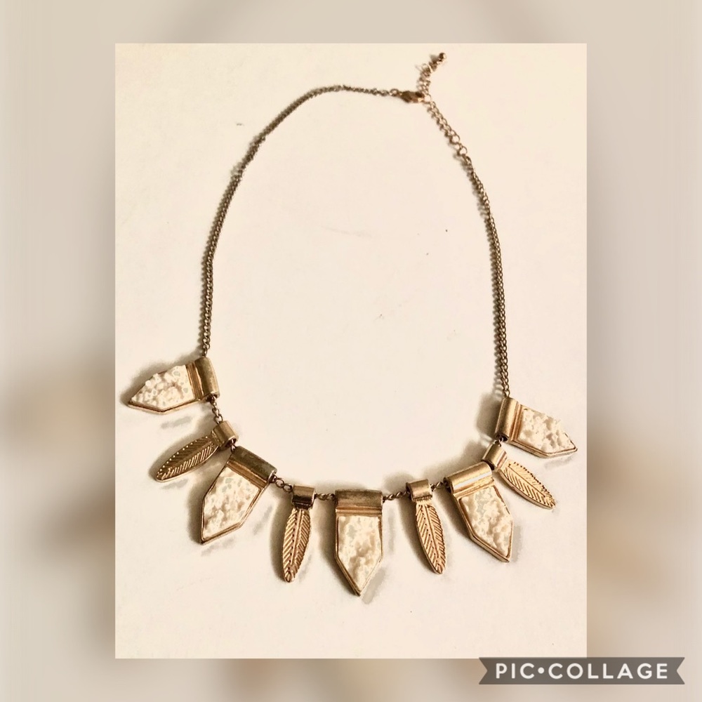 Statement necklace - Picture 16 of 16
